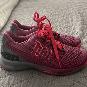 Wilson Kaos tennis court shoes new worn once. Size 7.5 true to size.